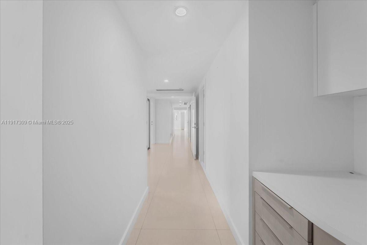 2127 Brickell Ave # 1701