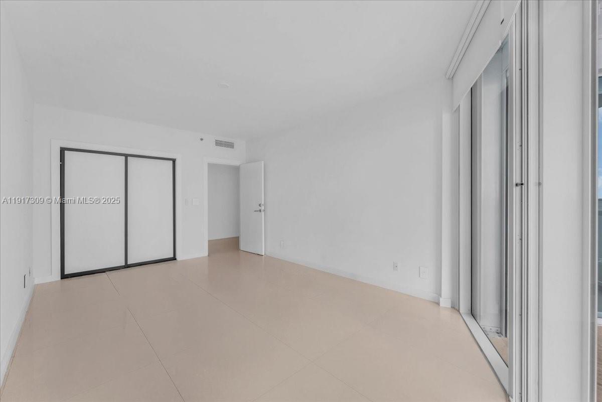 2127 Brickell Ave # 1701