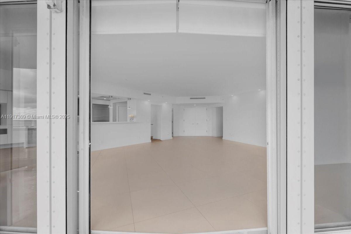 2127 Brickell Ave # 1701