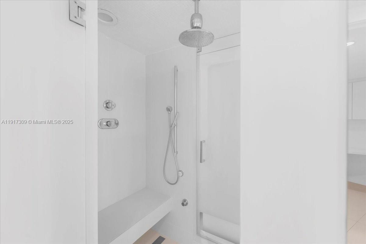 2127 Brickell Ave # 1701