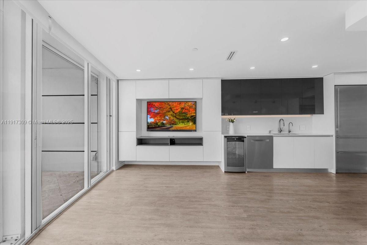 2127 Brickell Ave # 1701