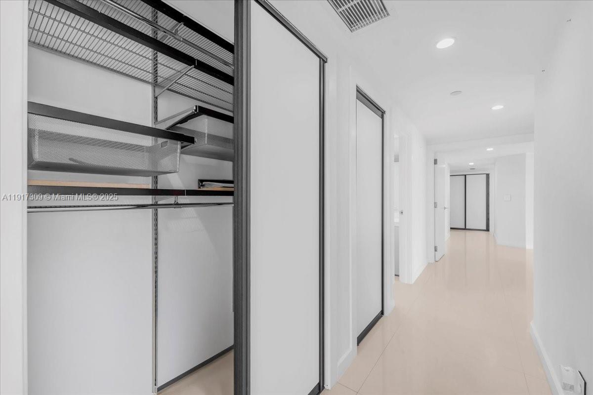 2127 Brickell Ave # 1701