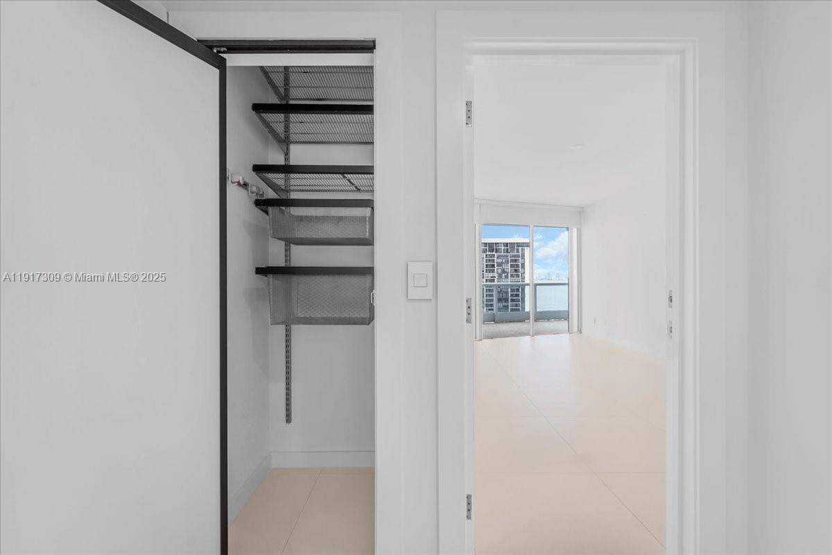 2127 Brickell Ave # 1701