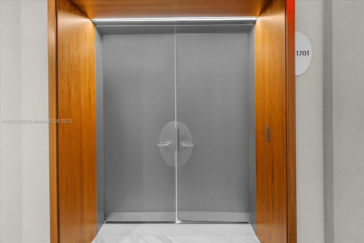 2127 Brickell Ave # 1701