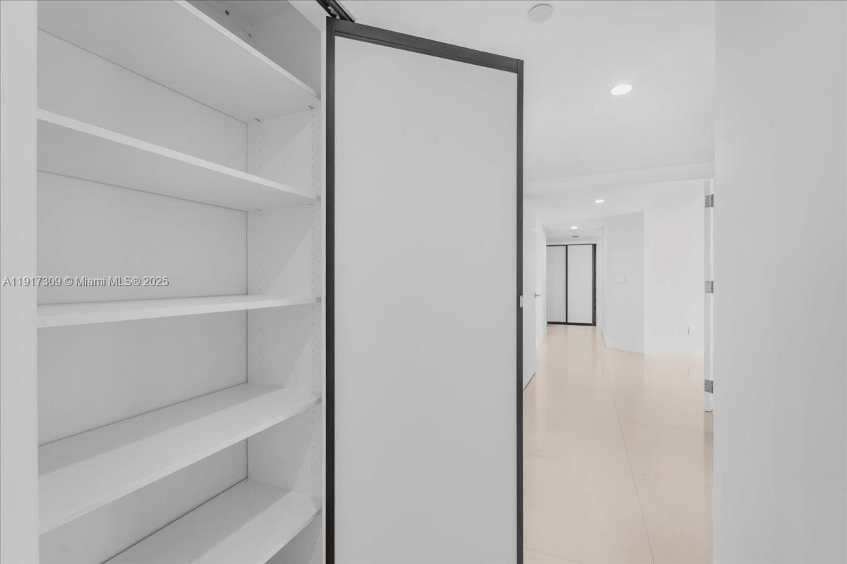 2127 Brickell Ave # 1701