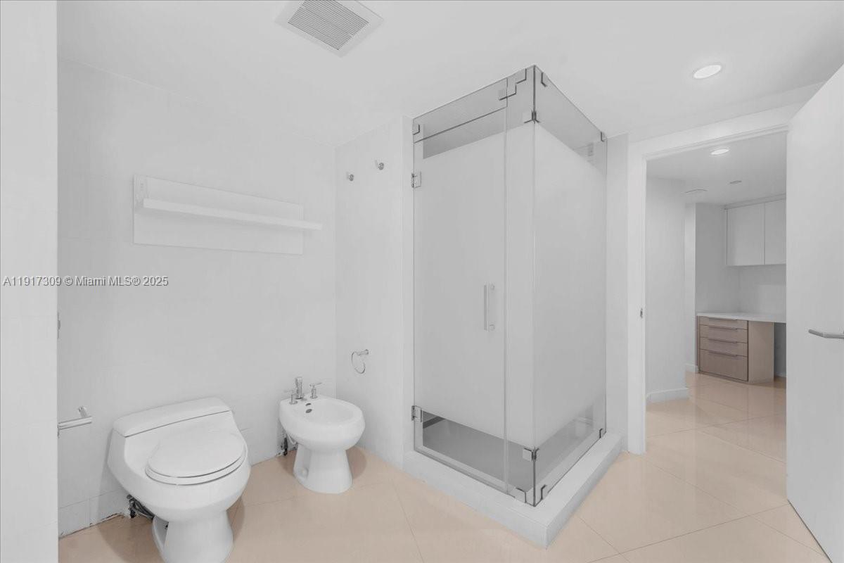 2127 Brickell Ave # 1701