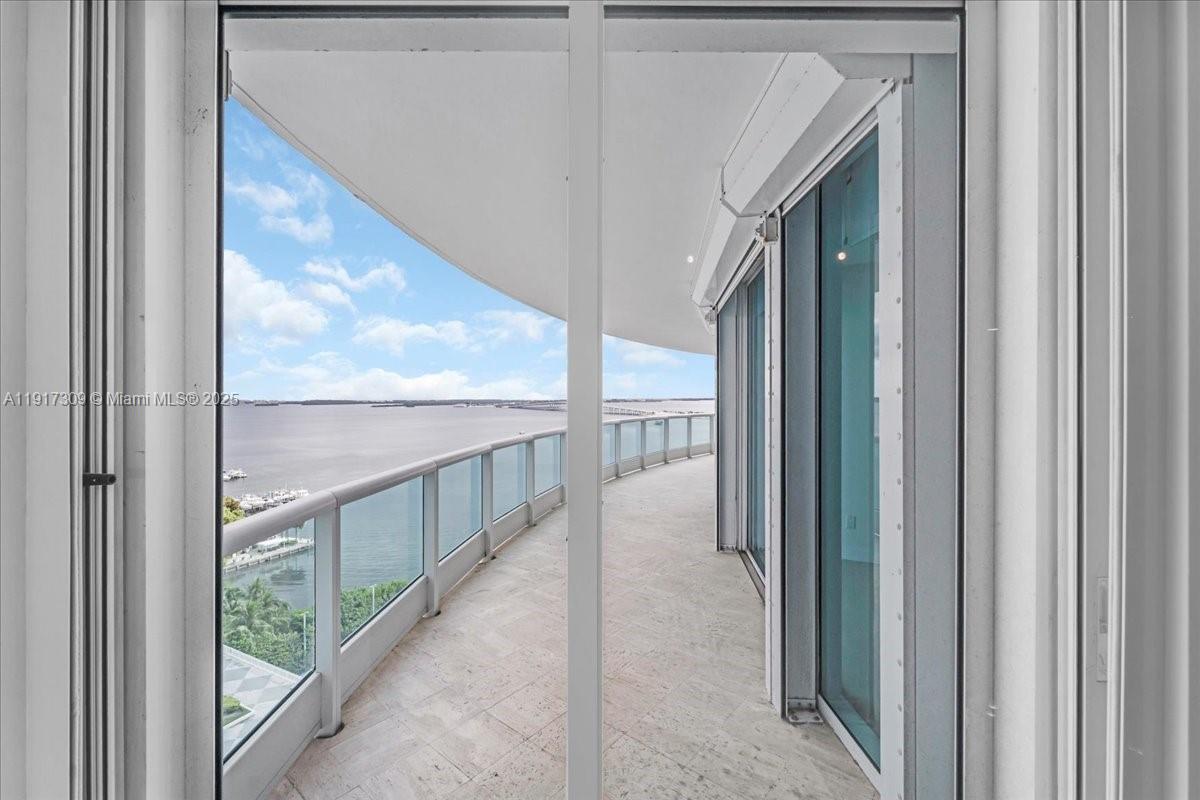 2127 Brickell Ave # 1701