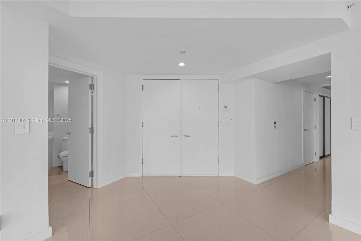 2127 Brickell Ave # 1701