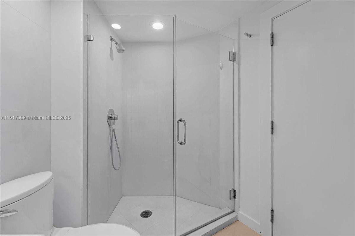 2127 Brickell Ave # 1701