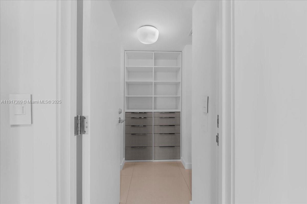 2127 Brickell Ave # 1701