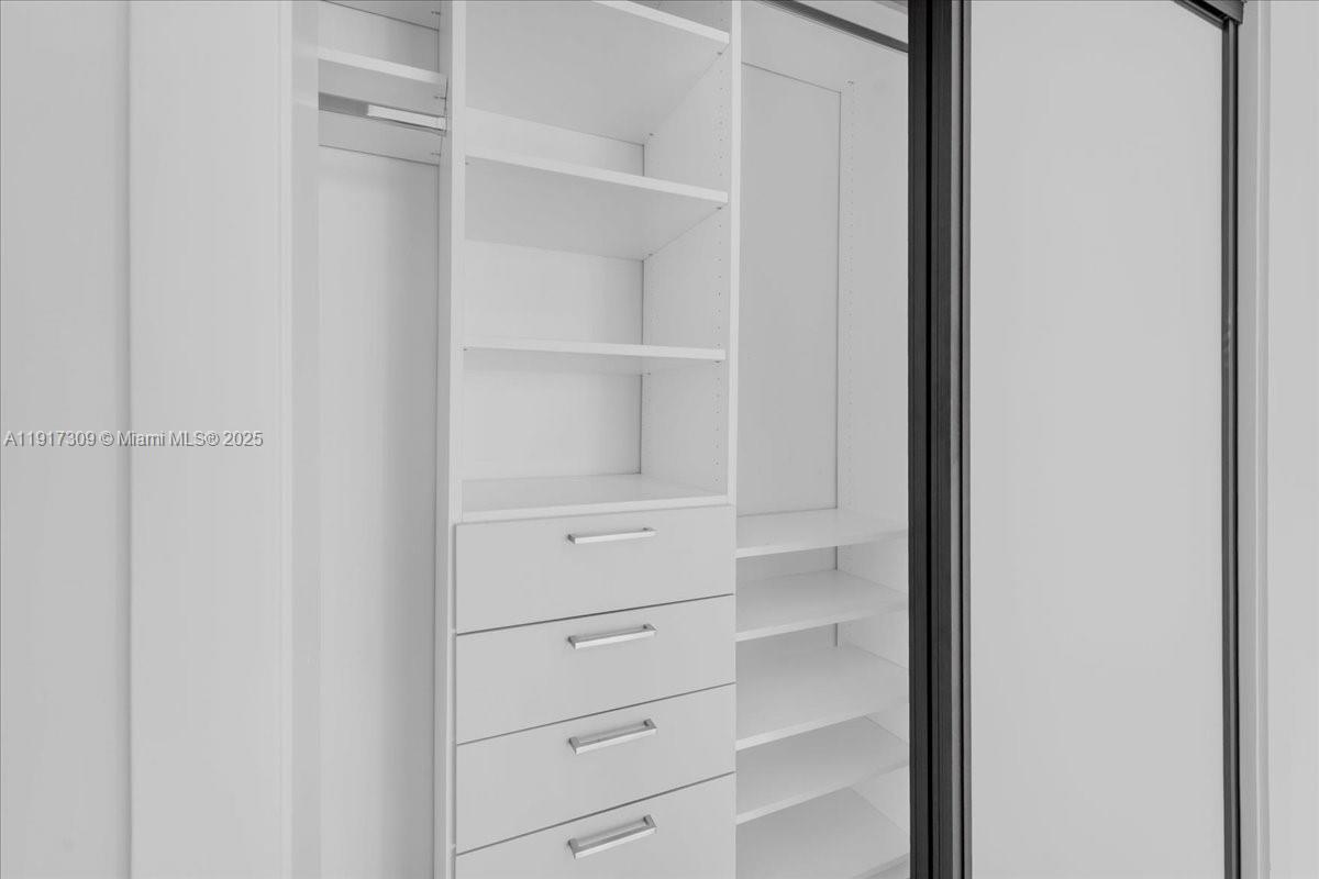 2127 Brickell Ave # 1701