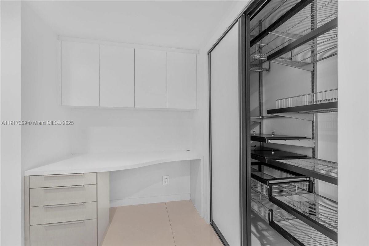 2127 Brickell Ave # 1701