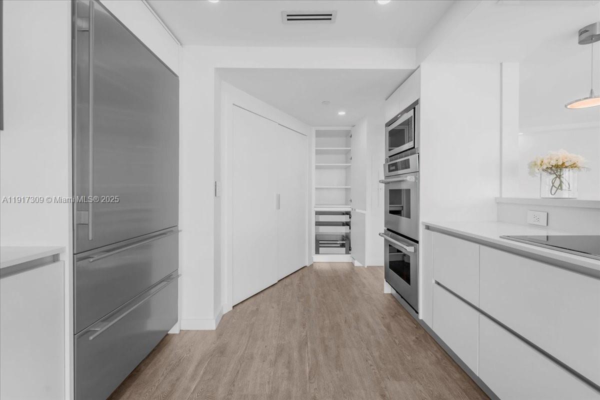 2127 Brickell Ave # 1701