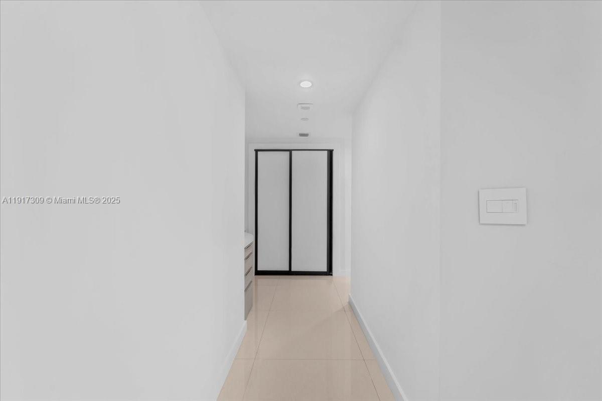 2127 Brickell Ave # 1701