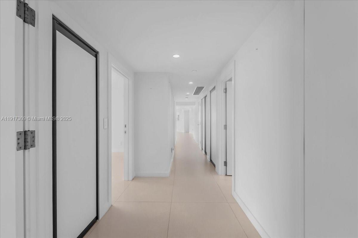 2127 Brickell Ave # 1701