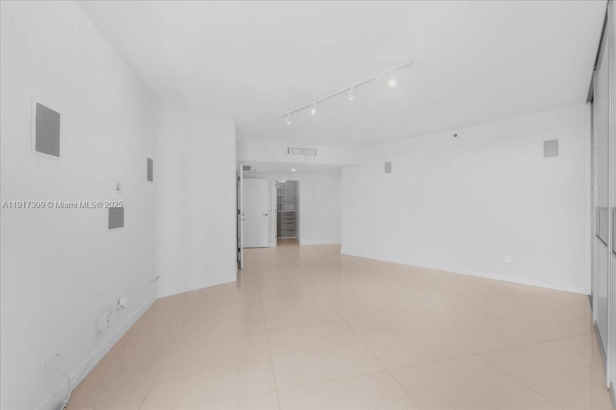 2127 Brickell Ave # 1701