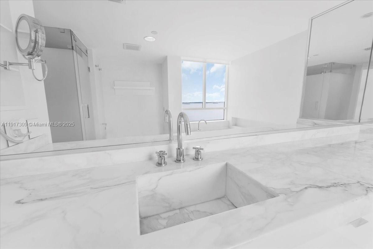 2127 Brickell Ave # 1701