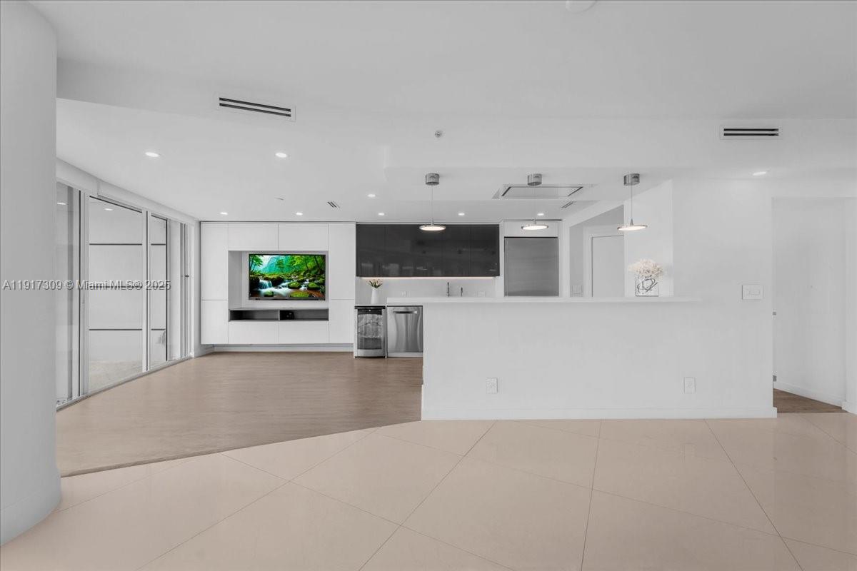 2127 Brickell Ave # 1701