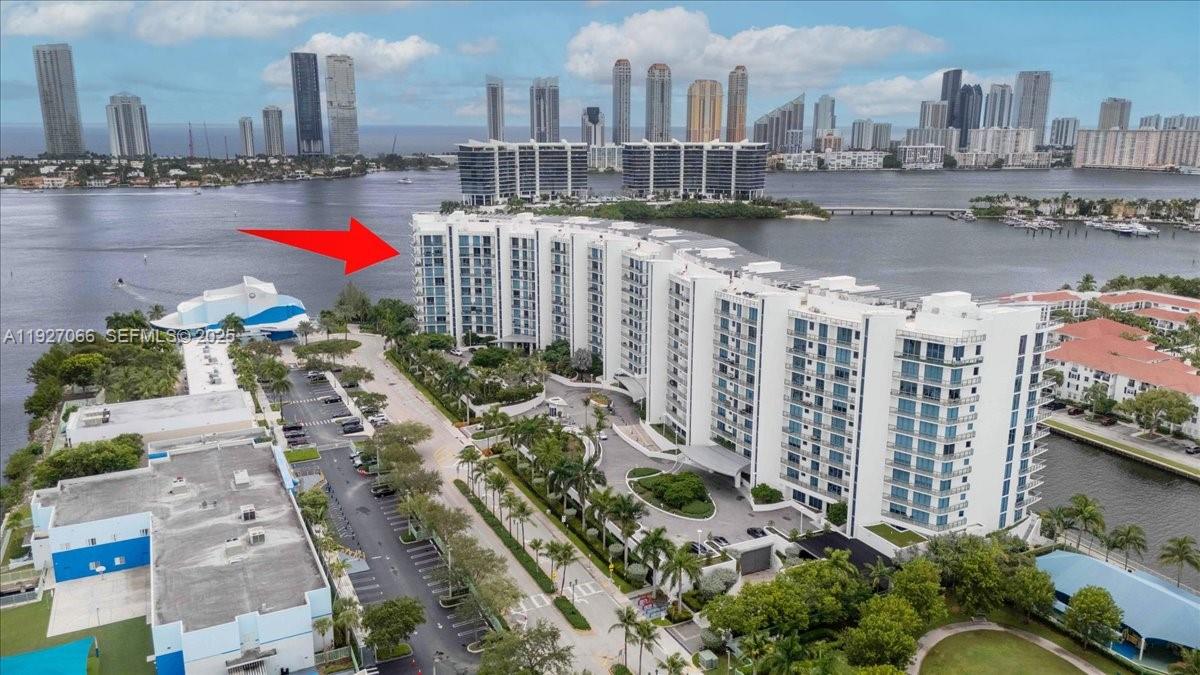 3250 NE 188th St # 103