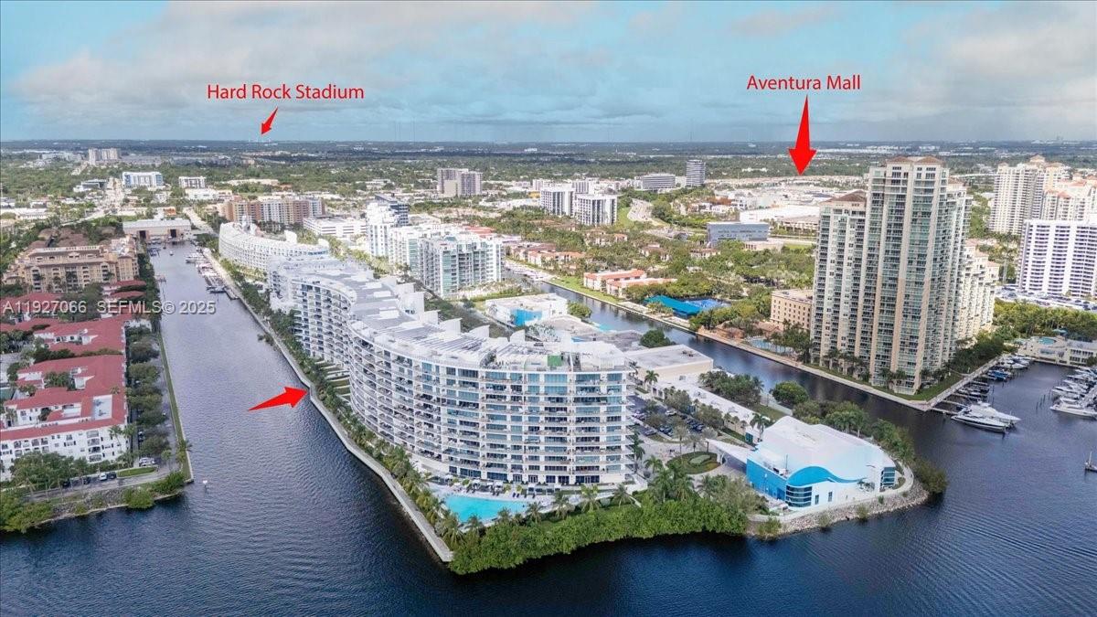 3250 NE 188th St # 103