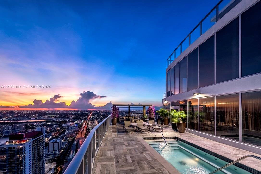 4010 S OCEAN DR # R1402