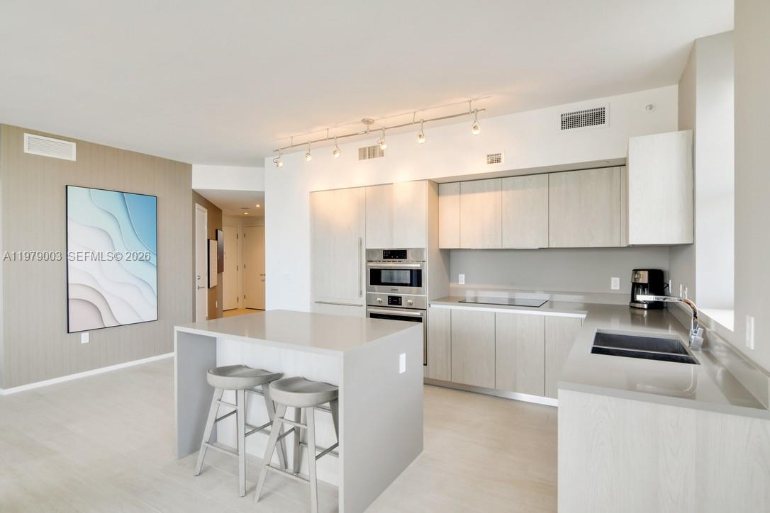 4010 S OCEAN DR # R1402