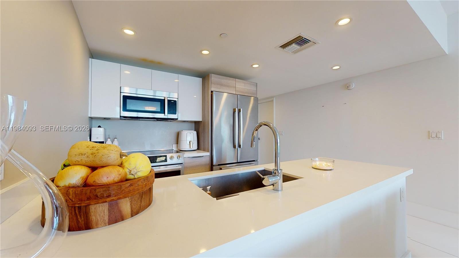 9940 W Bay Harbor Dr Unit: 5E-N