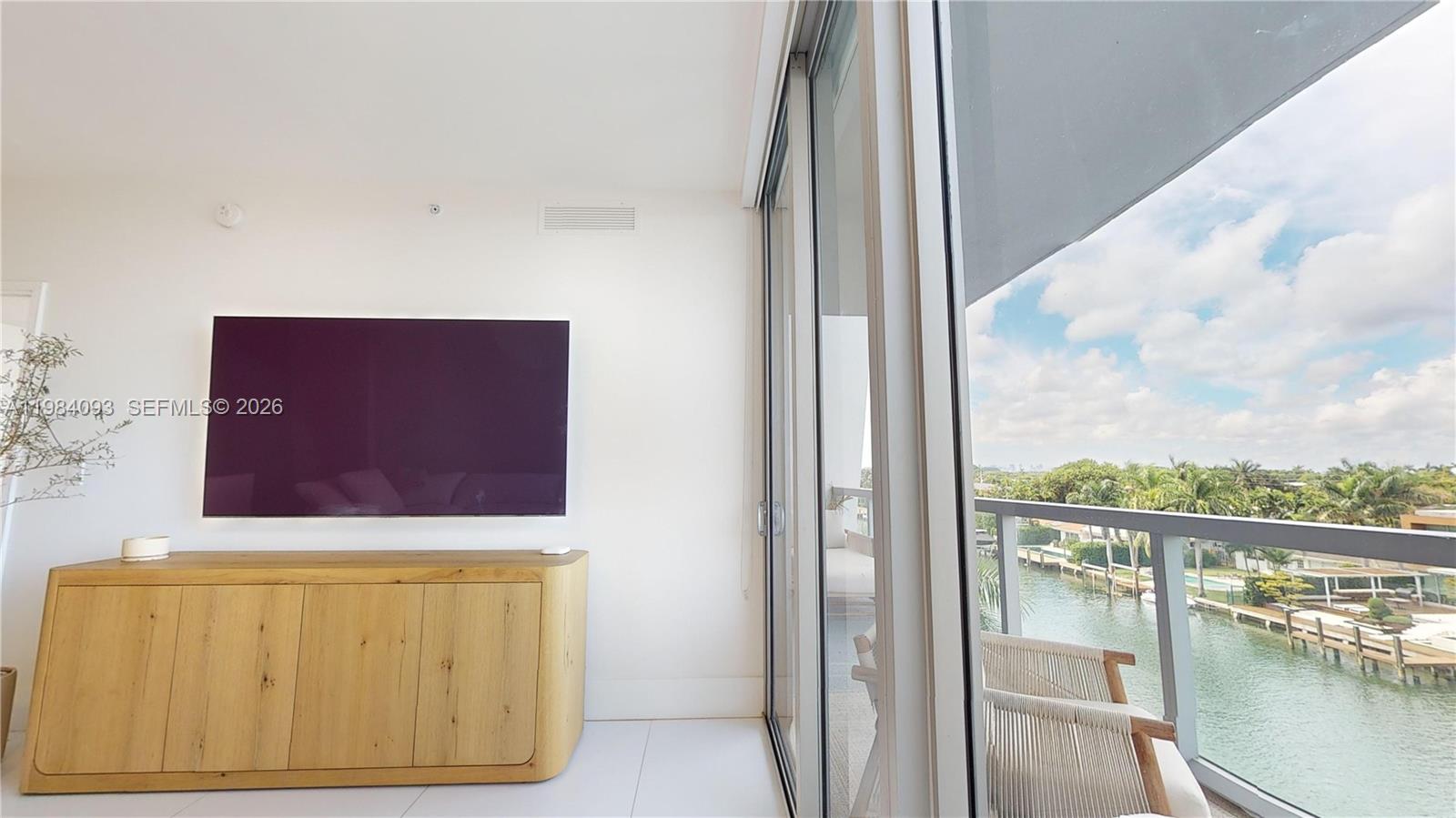 9940 W Bay Harbor Dr Unit: 5E-N