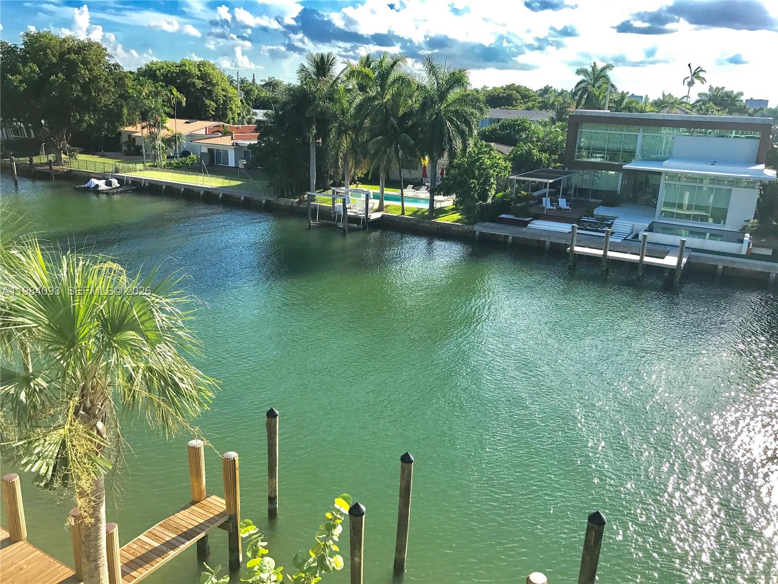 9940 W Bay Harbor Dr Unit: 5E-N