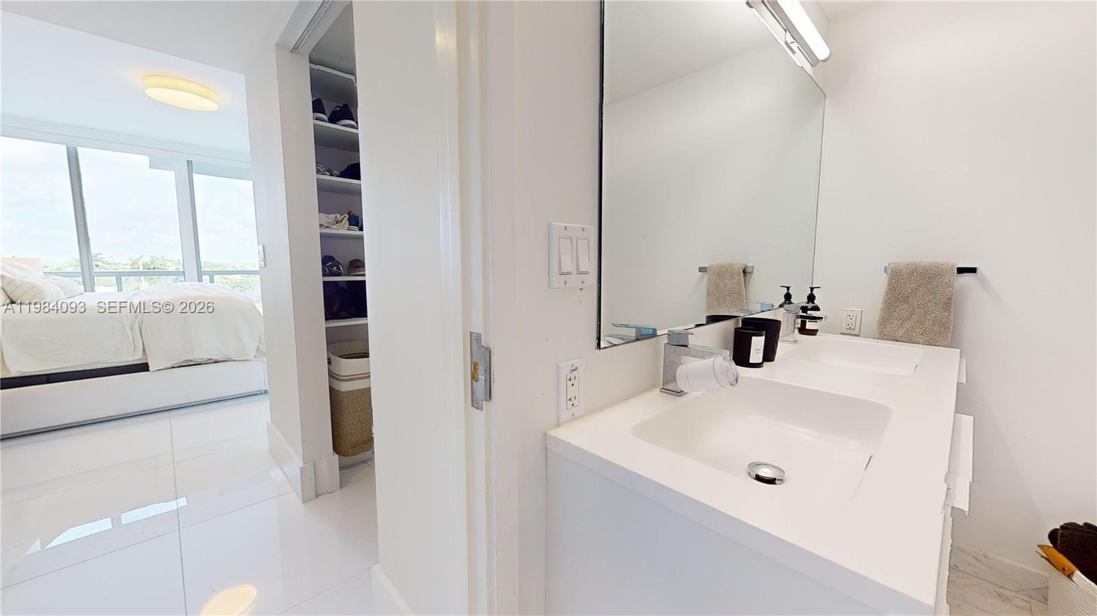 9940 W Bay Harbor Dr Unit: 5E-N