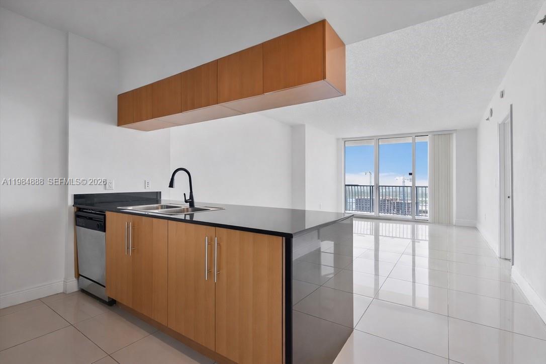 1750 N Bayshore Dr # 3811