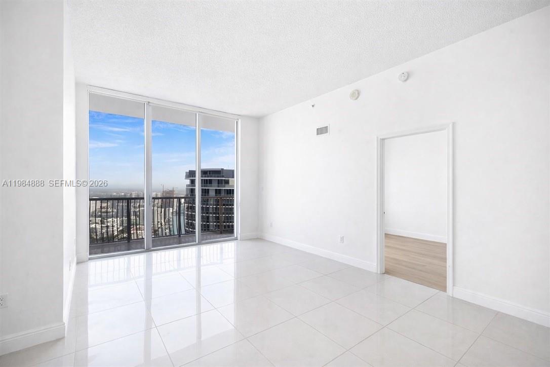 1750 N Bayshore Dr # 3811