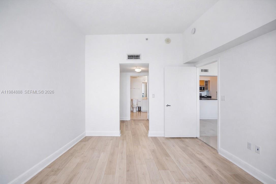 1750 N Bayshore Dr # 3811