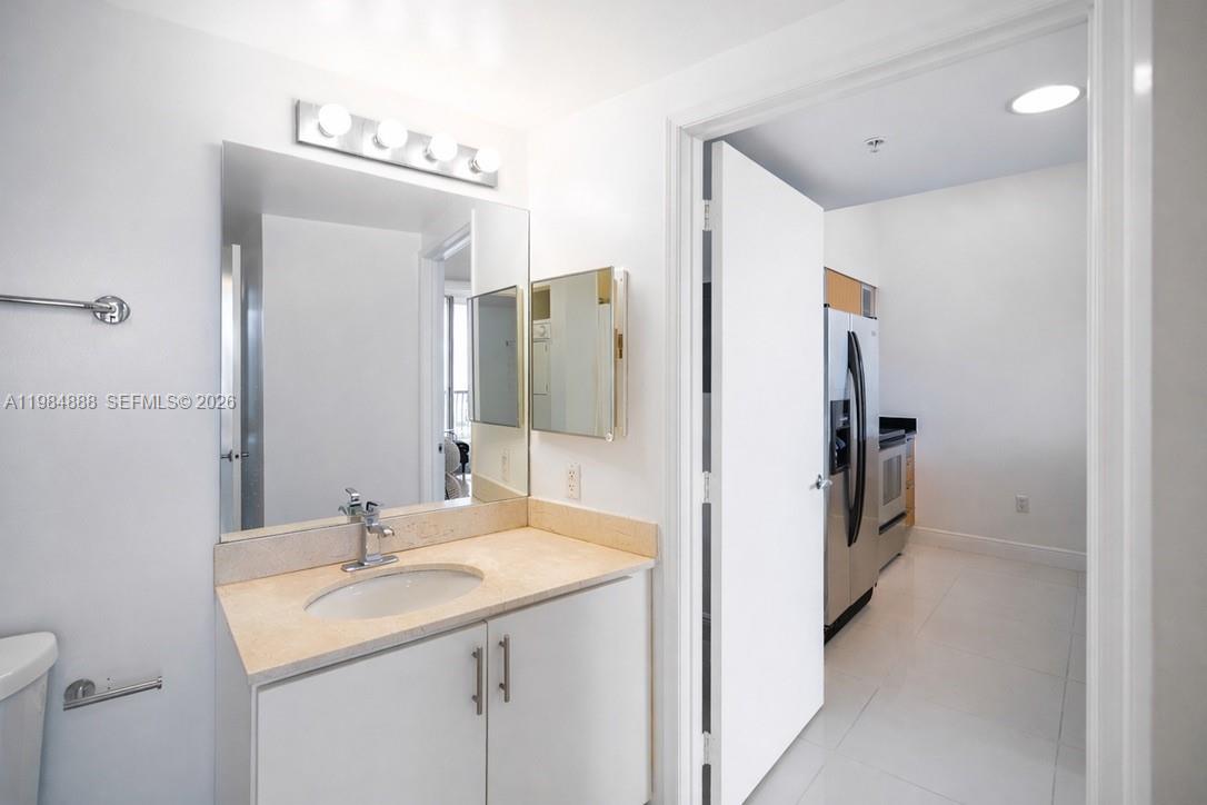 1750 N Bayshore Dr # 3811