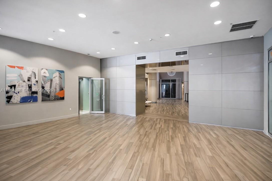 1750 N Bayshore Dr # 3811