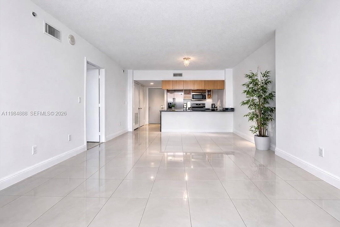 1750 N Bayshore Dr # 3811