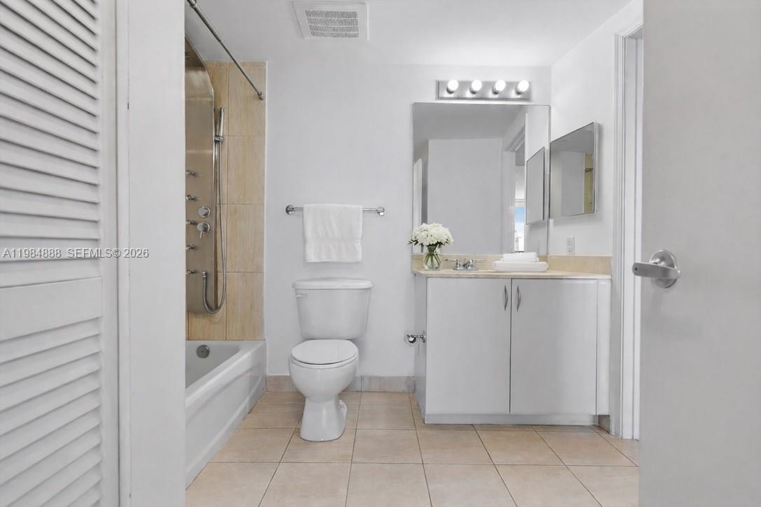 1750 N Bayshore Dr # 3811