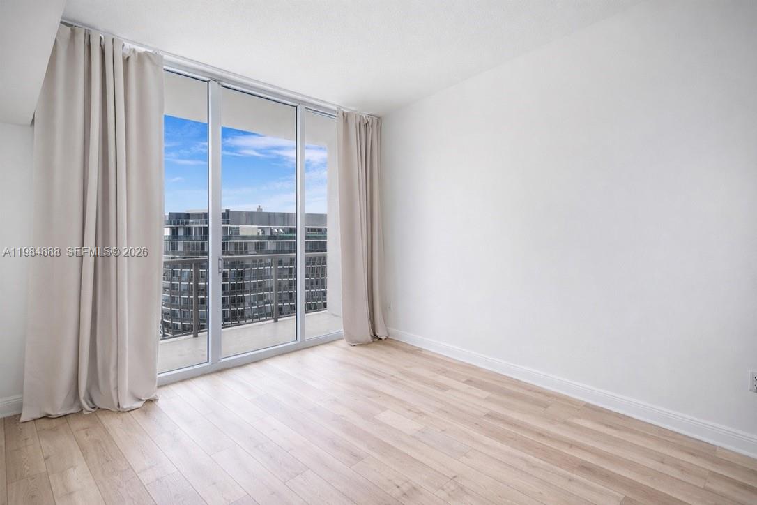 1750 N Bayshore Dr # 3811