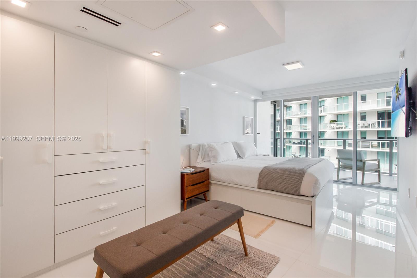 6620 Indian Creek Dr # 516