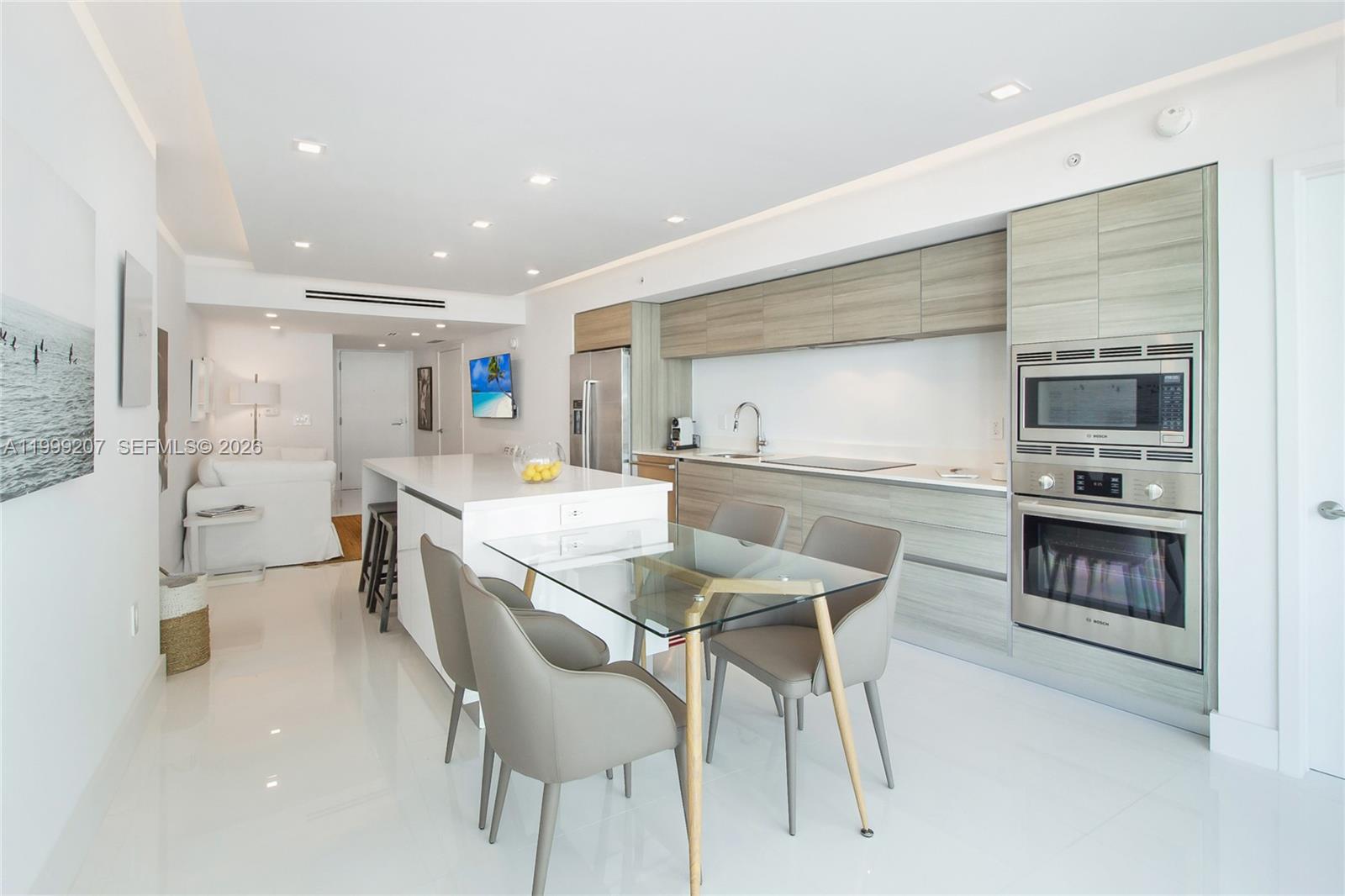 6620 Indian Creek Dr # 516