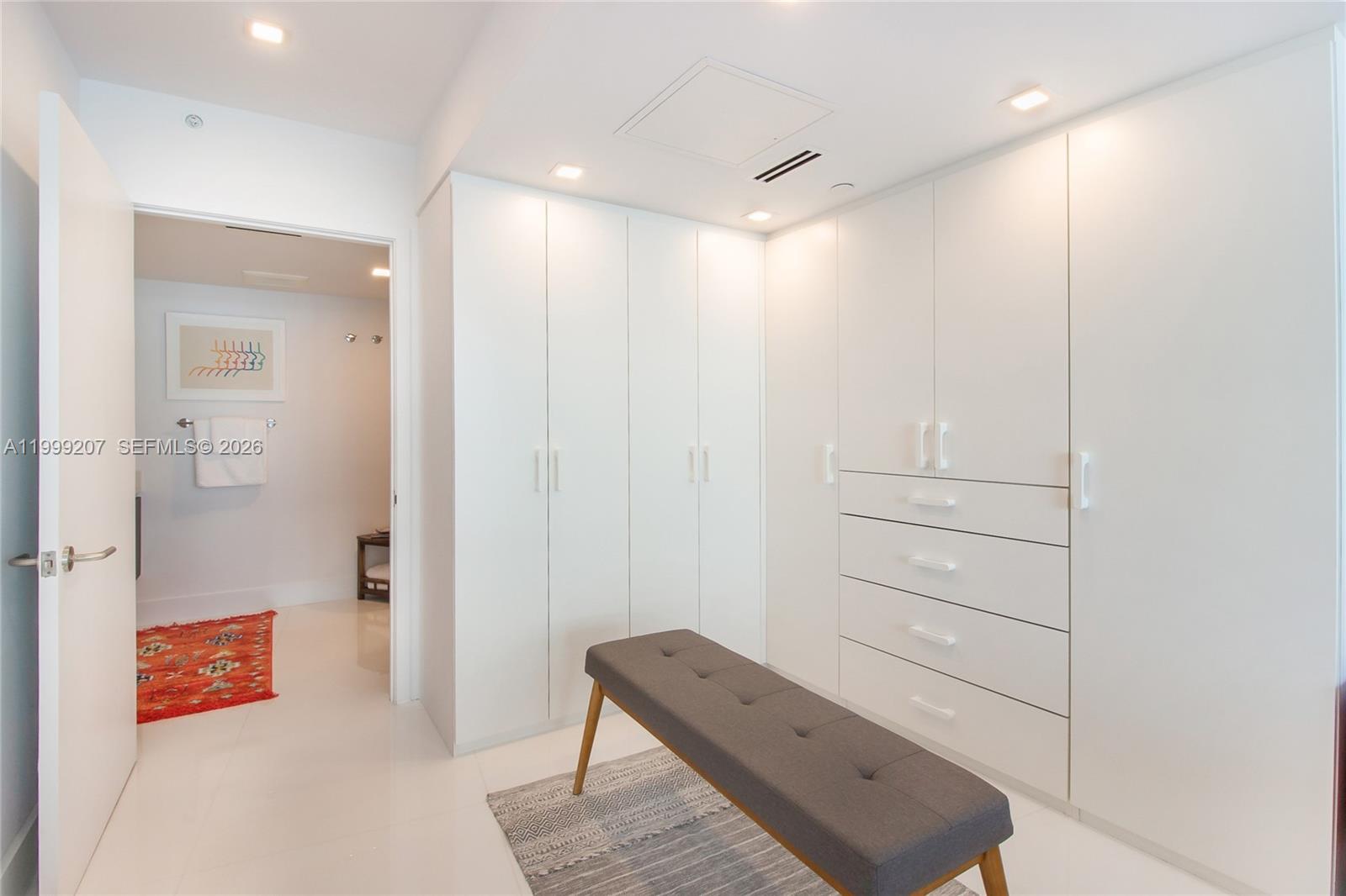 6620 Indian Creek Dr # 516