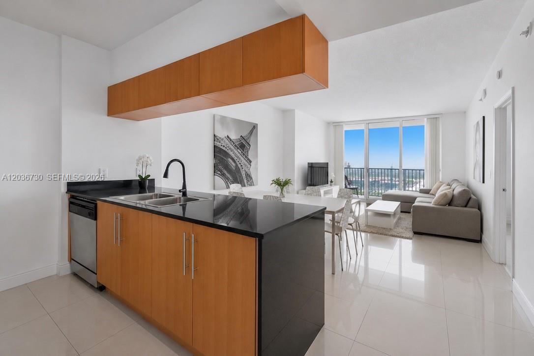 1750 N Bayshore Dr # 3811
