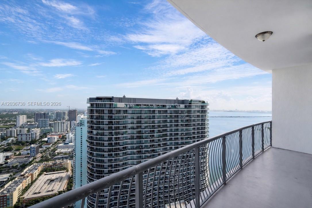 1750 N Bayshore Dr # 3811