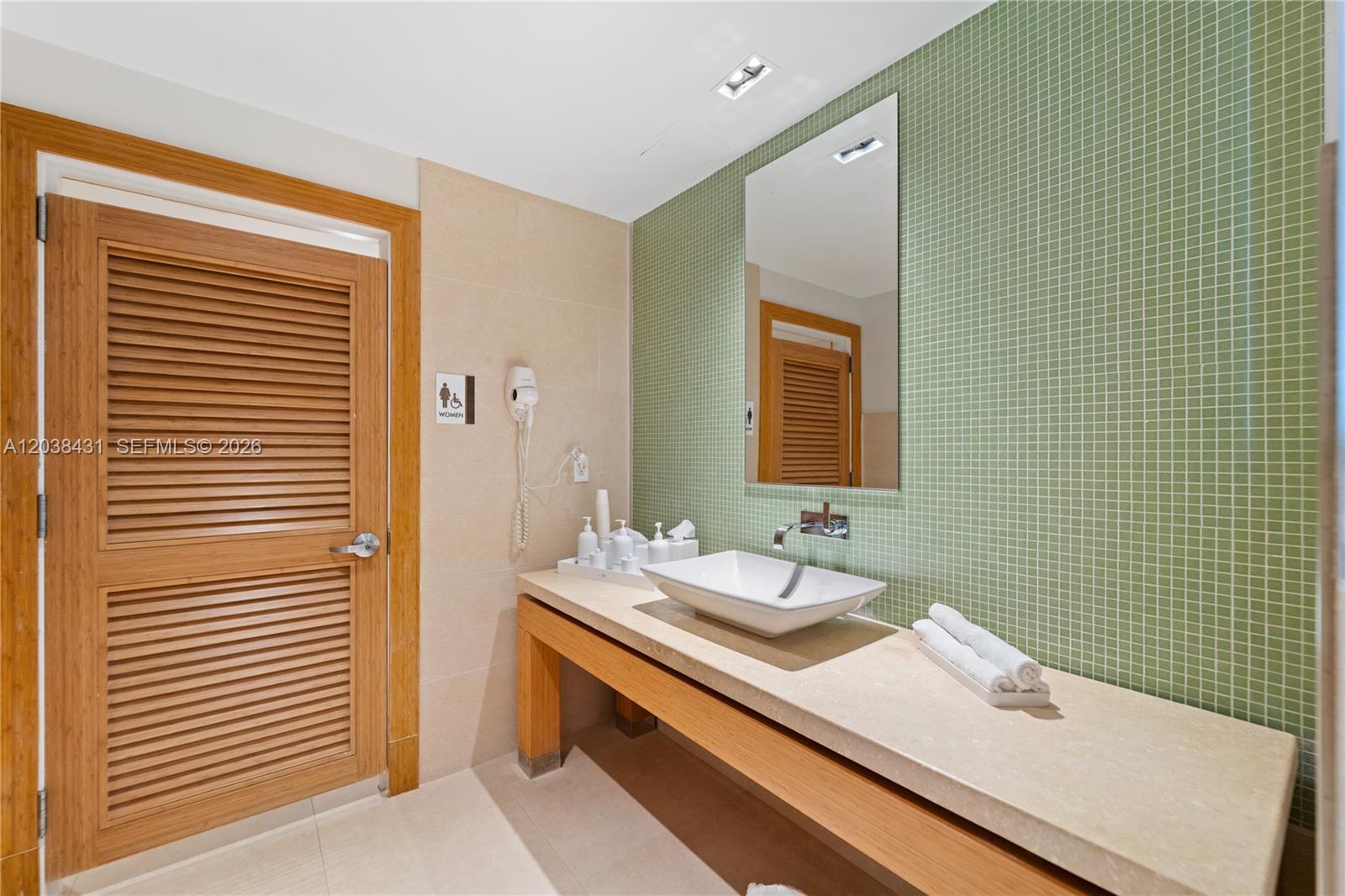 900 Biscayne Blvd # 2302