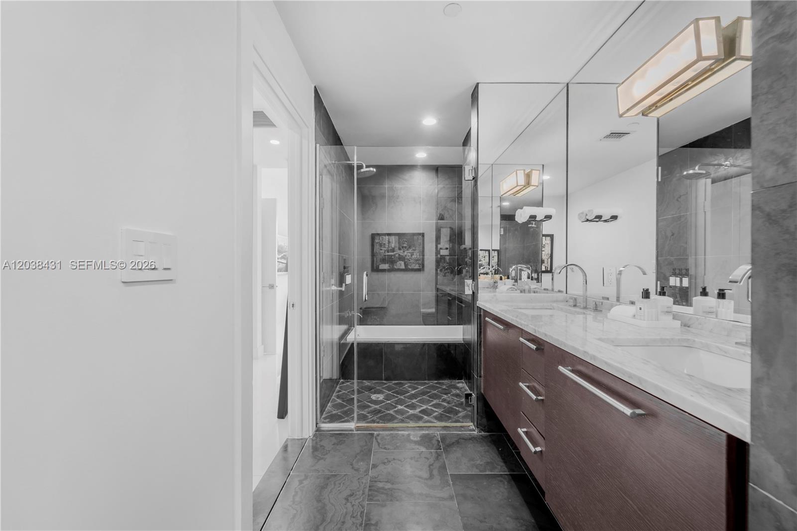 900 Biscayne Blvd # 2302