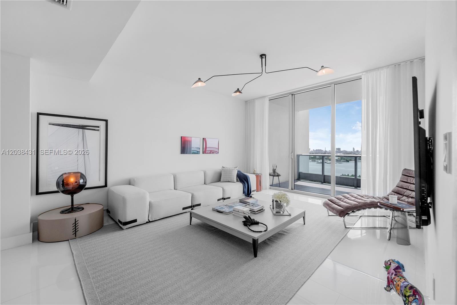 900 Biscayne Blvd # 2302