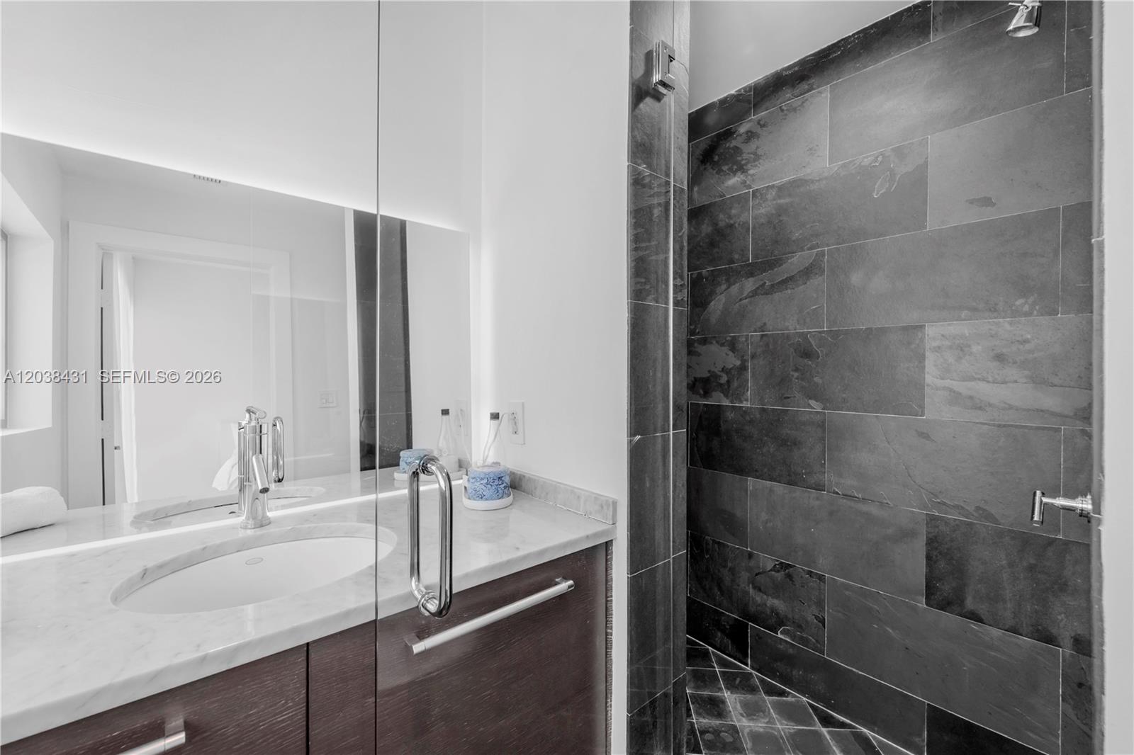 900 Biscayne Blvd # 2302