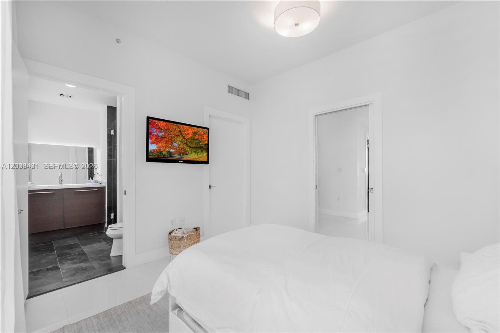 900 Biscayne Blvd # 2302