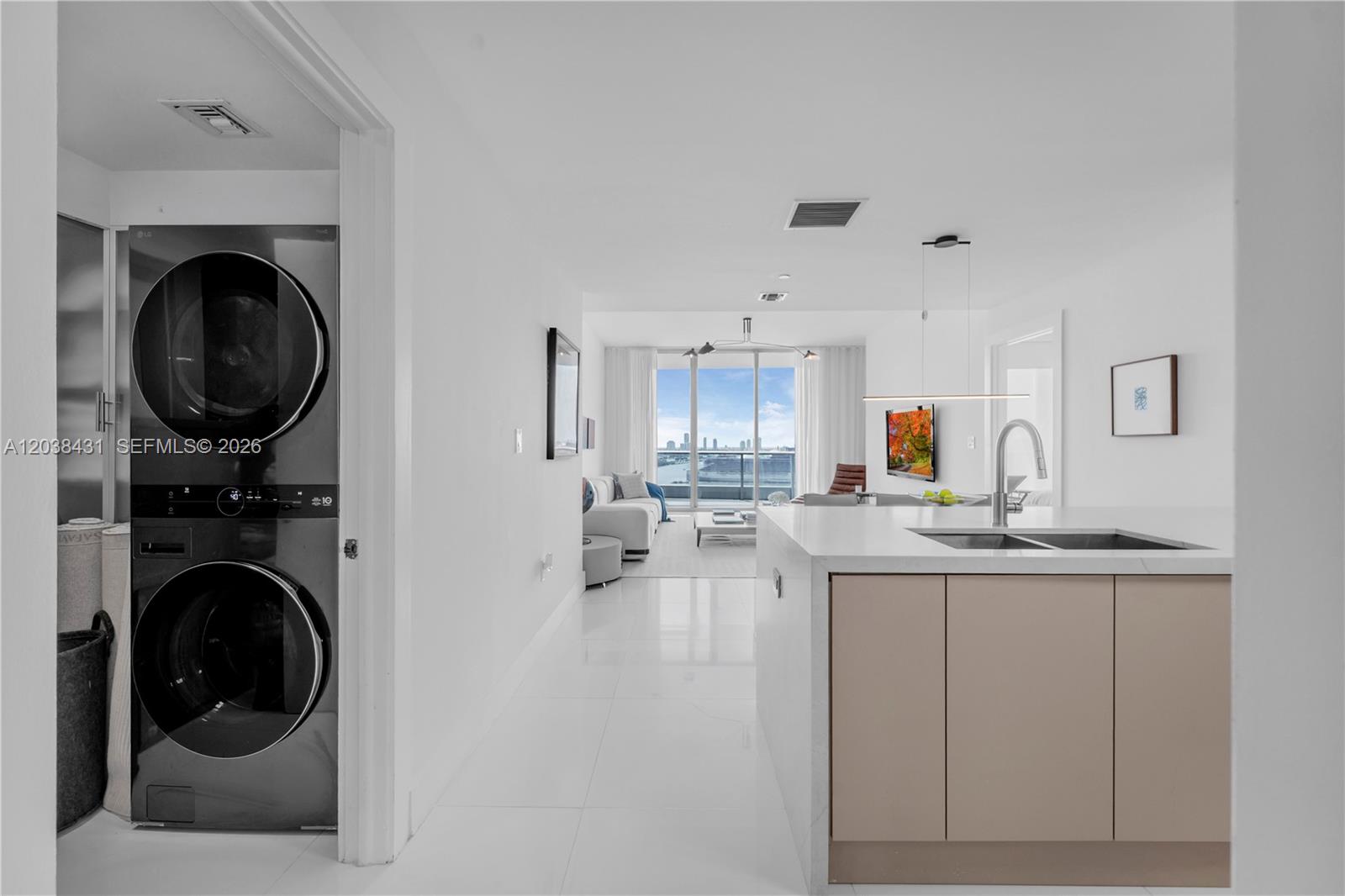 900 Biscayne Blvd # 2302