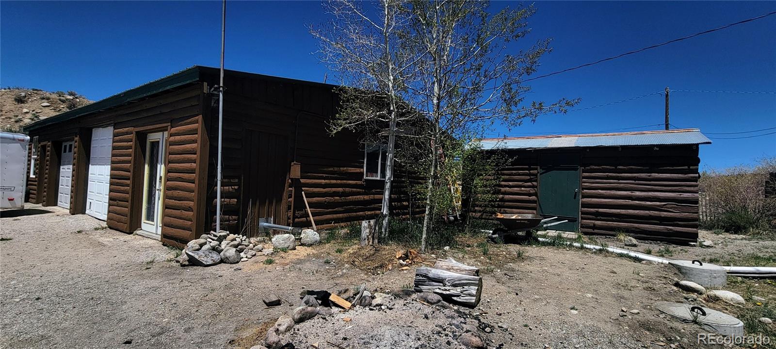 1525 S HIGHWAY 24